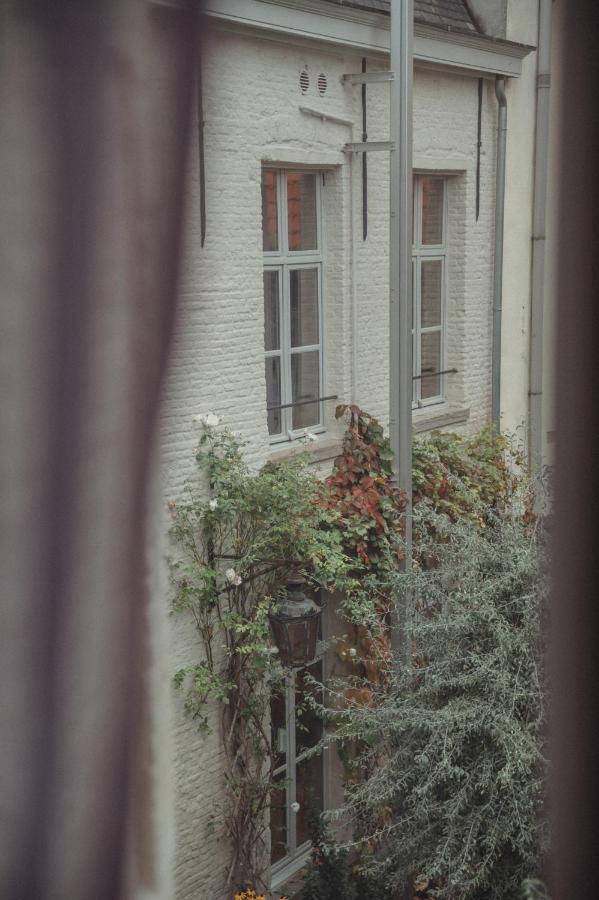 Flora Hotel Antwerp Exterior photo
